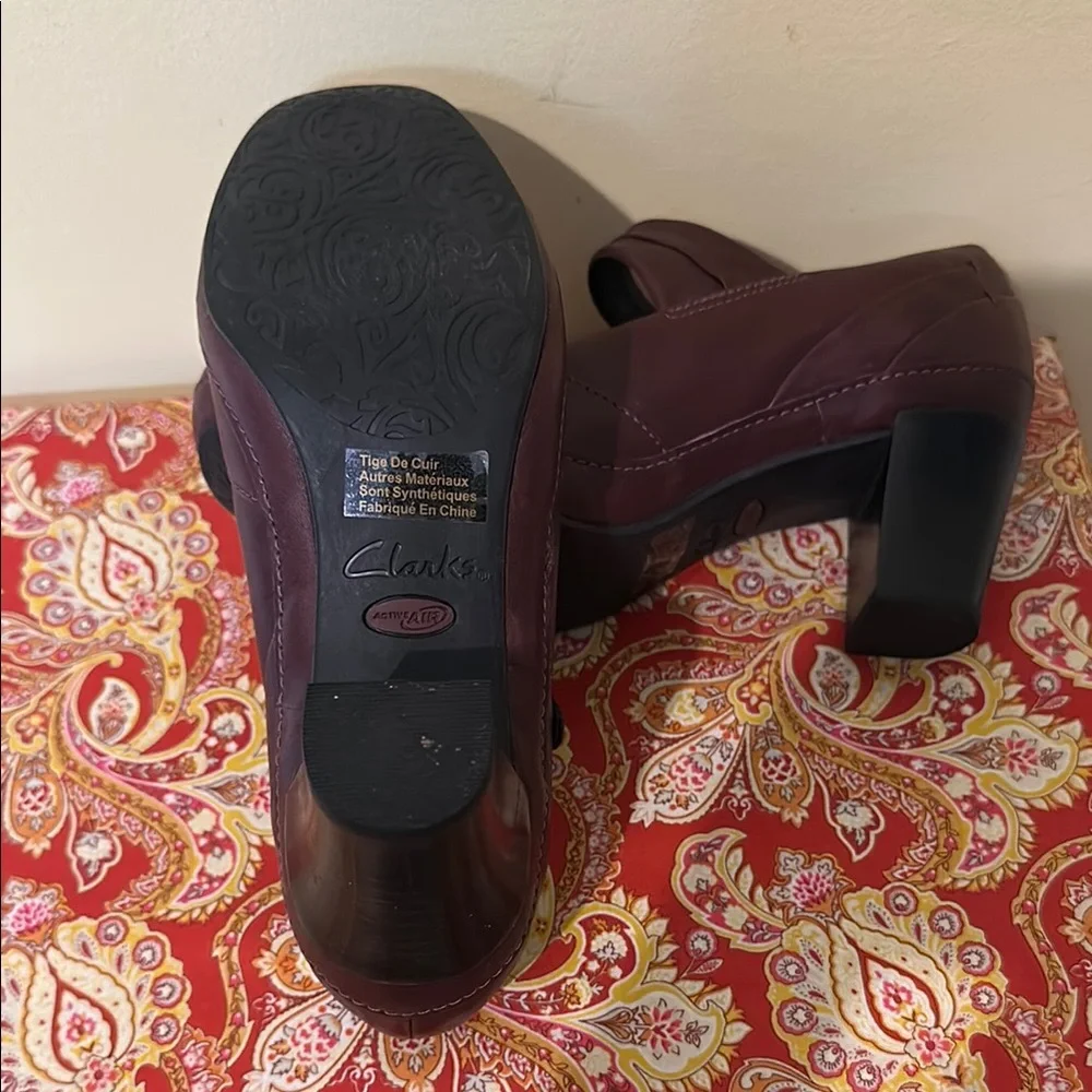 Clarks Red Heels with Chunky Heel and Strap - Picture 5 of 5